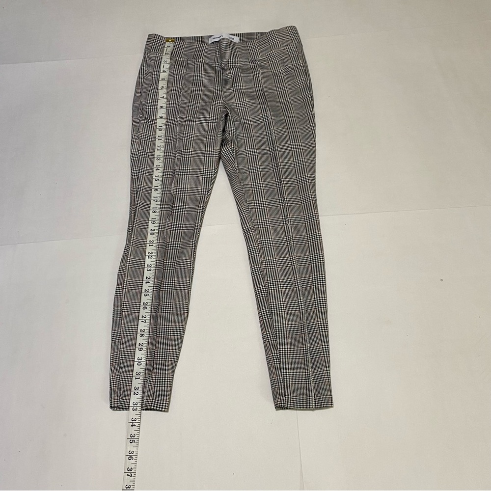 56. Old Navy Houndstooth High Rise Pants - Picture 7 of 10